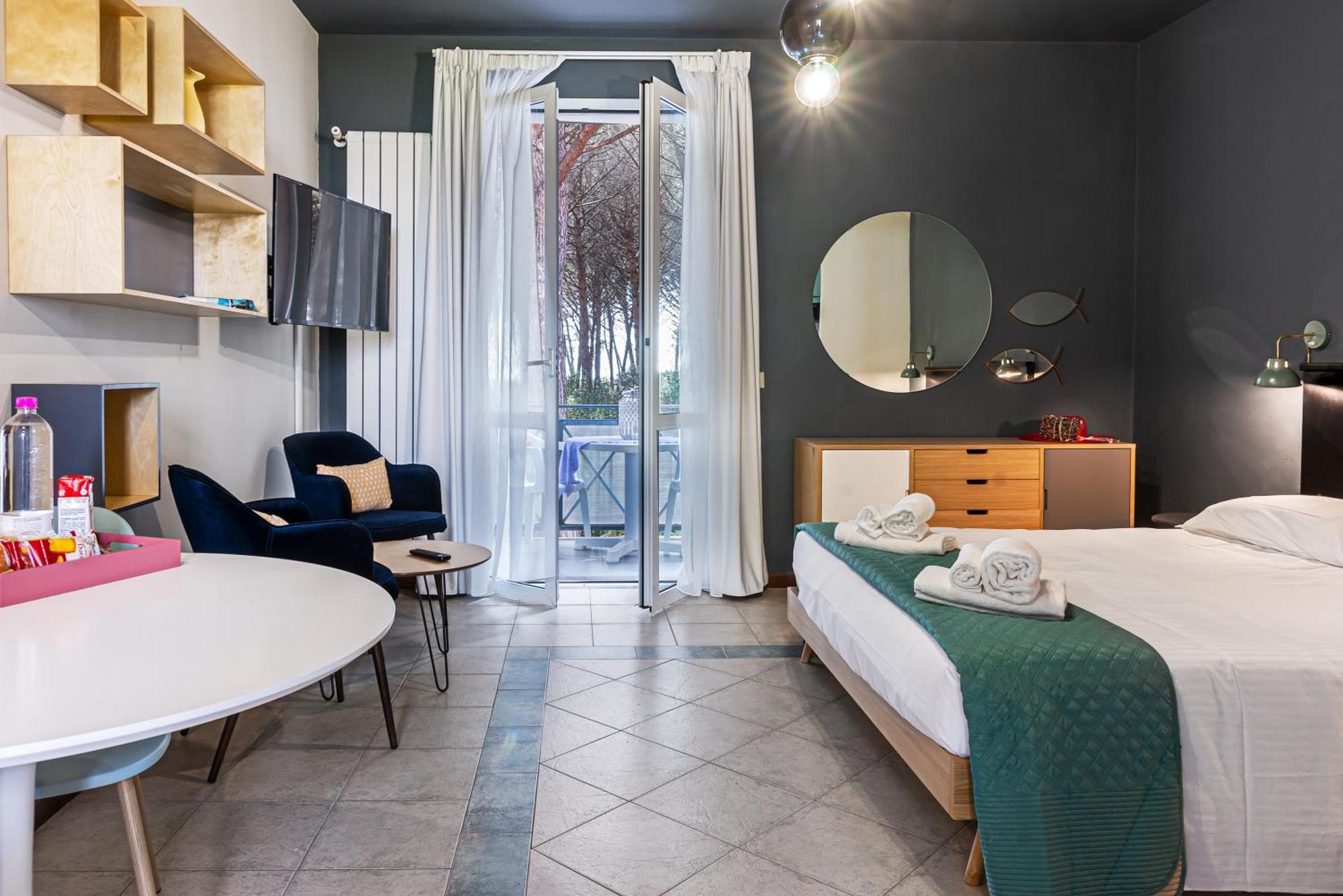 Oleandri Suite Hotel Vada Eksteriør billede