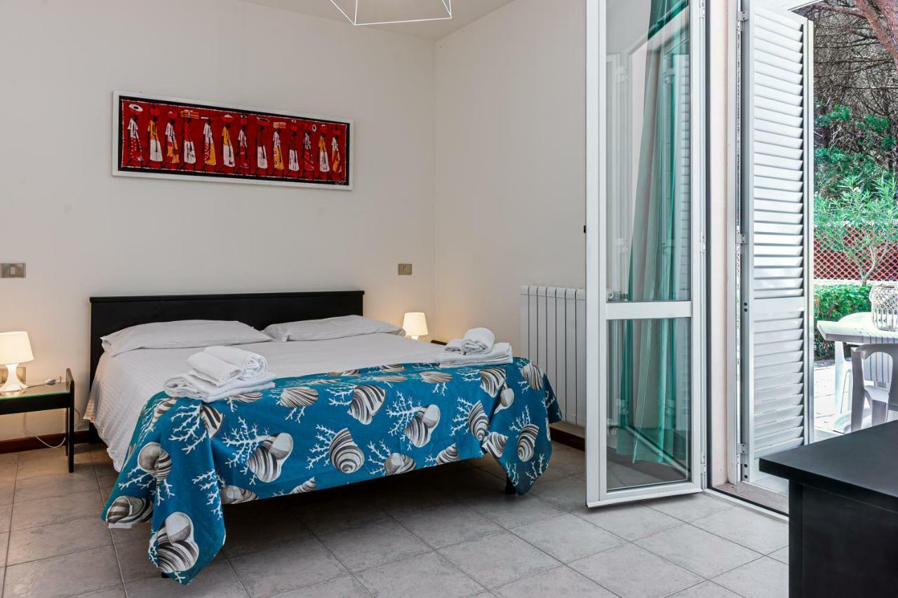 Oleandri Suite Hotel Vada Eksteriør billede